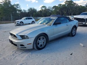 Ford Mustang 3.7L 6 2014