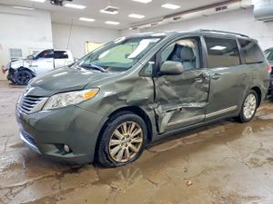 Toyota Sienna XLE 3.5L 6 2013