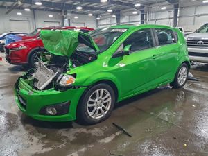 Chevrolet Aveo (Sonic) LT 1.4L 4 2015
