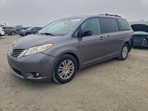 Toyota Sienna XLE 3.5L 6 2014