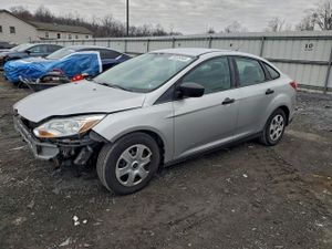 Ford Focus S 2.0L 4 2013