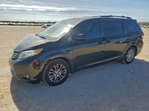 Toyota Sienna XLE 3.5L 6 2012