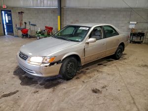Toyota Camry CE 2.2L 4 2001
