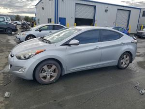 Hyundai Elantra GLS 1.8L 4 2013