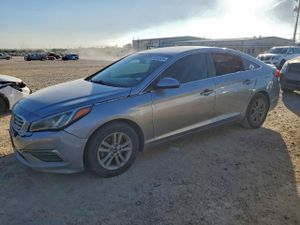 Hyundai Sonata SE 2.4L 4 2015