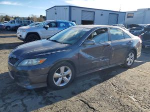 Toyota Camry BASE 2.5L 4 2010