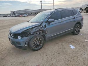 Volkswagen Tiguan SE 2.0L 4 2021