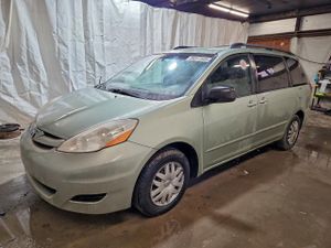 Toyota Sienna CE 3.5L 6 2009