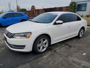 Volkswagen Passat SE 1.8L 4 2015