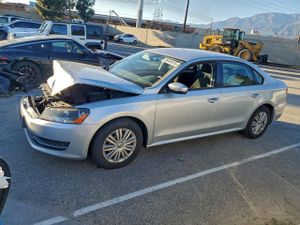 Volkswagen Passat S 1.8L 4 2015