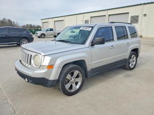 Jeep Patriot LATITUDE 2.0L 4 2013