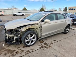 Ford Fusion SE 2.0L 4 2015