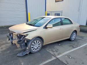 Toyota Corolla BASE 1.8L 4 2013
