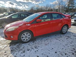 Ford Focus SE 2.0L 4 2012