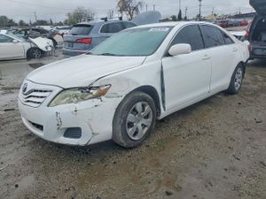 Toyota Camry BASE 2.5L 4 2011