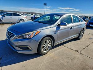 Hyundai Sonata SE 2.4L 4 2015