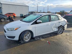 Ford Focus SE 2.0L 4 2015