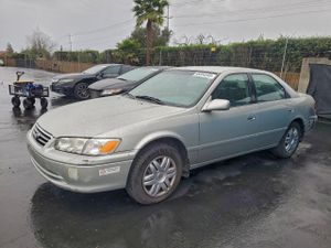 Toyota Camry CE 2.2L 4 2001