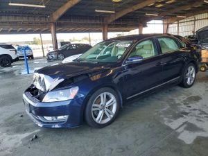 Volkswagen Passat SEL 2 L 4 2015