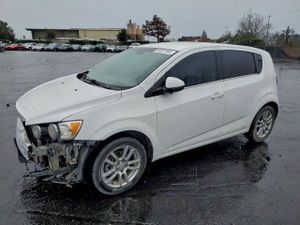 Chevrolet Aveo (Sonic) LT 1.8L 4 2013
