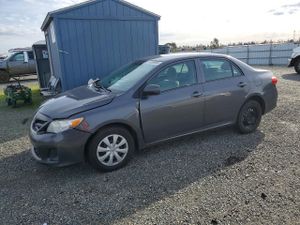 Toyota Corolla BASE 1.8L 4 2013