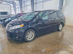 Toyota Sienna XLE 3.5L 6 2015