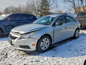 Chevrolet Cruze LS 1.8L 4 2012