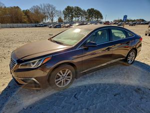 Hyundai Sonata SE 2.4L 4 2015