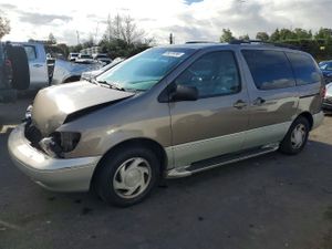 Toyota Sienna LE 3.0L 6 1999