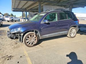 Volkswagen Tiguan S 2.0L 4 2015