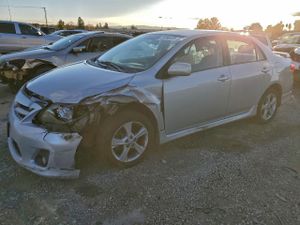 Toyota Corolla BASE 1.8L 4 2011