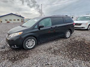 Toyota Sienna XLE 3.5L 6 2011