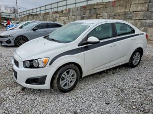 Chevrolet Aveo (Sonic) LT 1.8L 4 2015