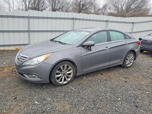 Hyundai Sonata SE 2.4L 4 2013