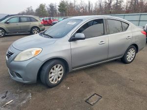 Nissan Versa S 1.6L 4 2013