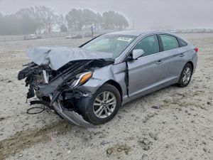 Hyundai Sonata SE 2.4L 4 2015