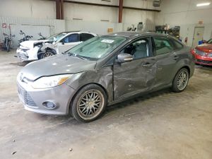 Ford Focus SE 2.0L 4 2013