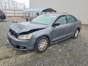 Volkswagen Jetta BASE 2.0L 4 2013