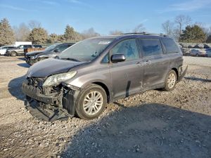 Toyota Sienna XLE 3.5L 6 2013
