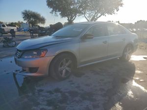 Volkswagen Passat SE 2.5L 5 2013