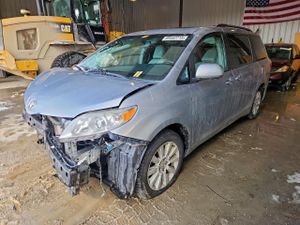 Toyota Sienna XLE 3.5L 6 2015