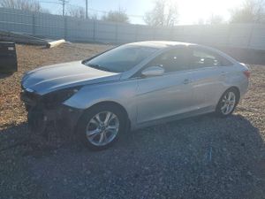Hyundai Sonata SE 2.4L 4 2013