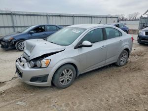 Chevrolet Aveo (Sonic) LT 1.8L 4 2013