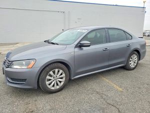 Volkswagen Passat S 1.8L 4 2014