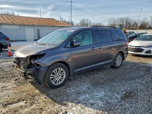 Toyota Sienna XLE 3.5L 6 2013