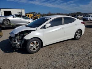 Hyundai Elantra SE 1.8L 4 2015