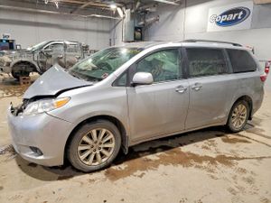 Toyota Sienna LE 3.5L 6 2015