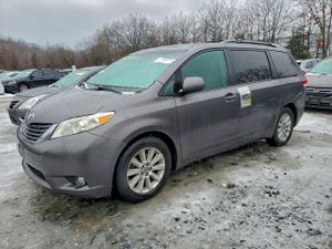 Toyota Sienna XLE 3.5L 6 2011