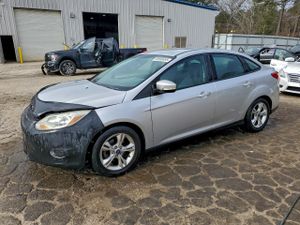 Ford Focus SE 2.0L 4 2014