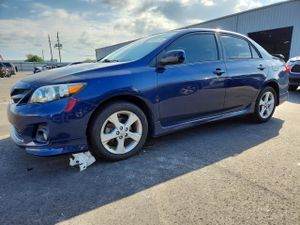 Toyota Corolla BASE 1.8L 4 2013